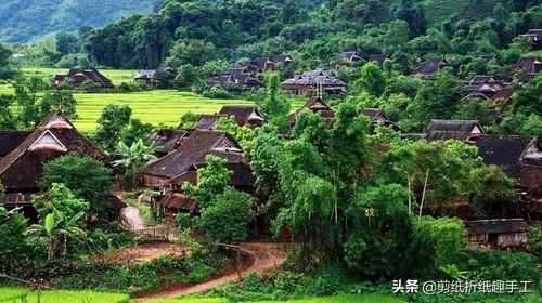 小鸡宝宝考考你：竹楼是我国哪个民族的传统民居（傣家竹楼历史悠久，是傣族人适合自然环境的产物）-第2张图片-拓城游