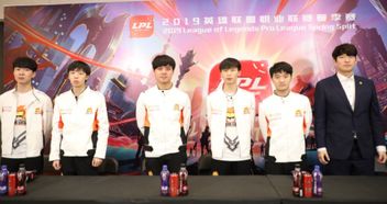 sn全华班吗（“全华班”表现抢眼，LPL4支战队携手出线或成现实）