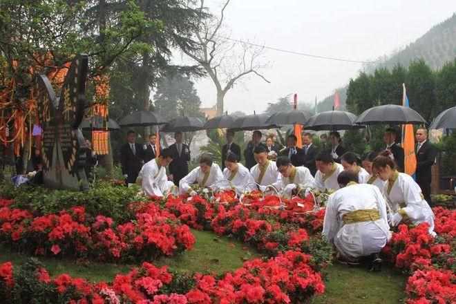 网上祭拜网上祭拜的形成（公墓期限才20年，到期后如果子孙不续费，骨灰会被挖出来吗？）-第23张图片-拓城游