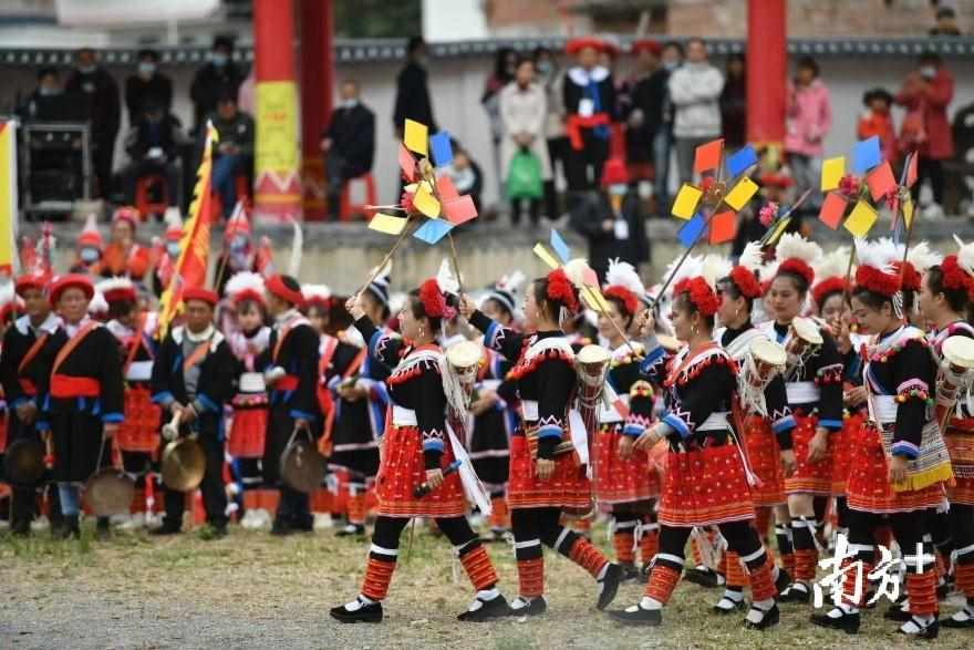 《支付宝》蚂蚁新村10月25日答案一览-拥有国家级非溃“瑶族耍歌堂”、“瑶族长鼓舞”的村子是（多图｜最是精彩耍歌堂，瑶族风情入画来）-第6张图片-拓城游