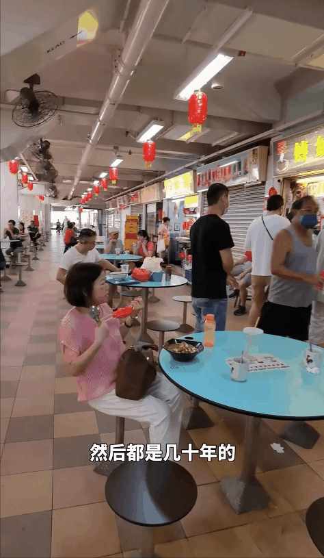 wow鱼饼怎么做,wow鱼饼制作教程（这家人均$5新币的小破店，居然在新加坡火了50年）-第14张图片-拓城游