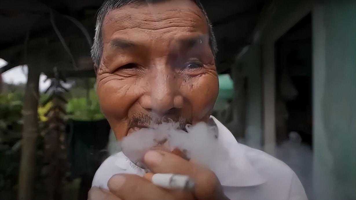 世界上坚持不睡觉的世界记录是多少天？（越南老人50年没睡觉，24小时不间断工作养家，原因至今无人知晓）-第9张图片-拓城游